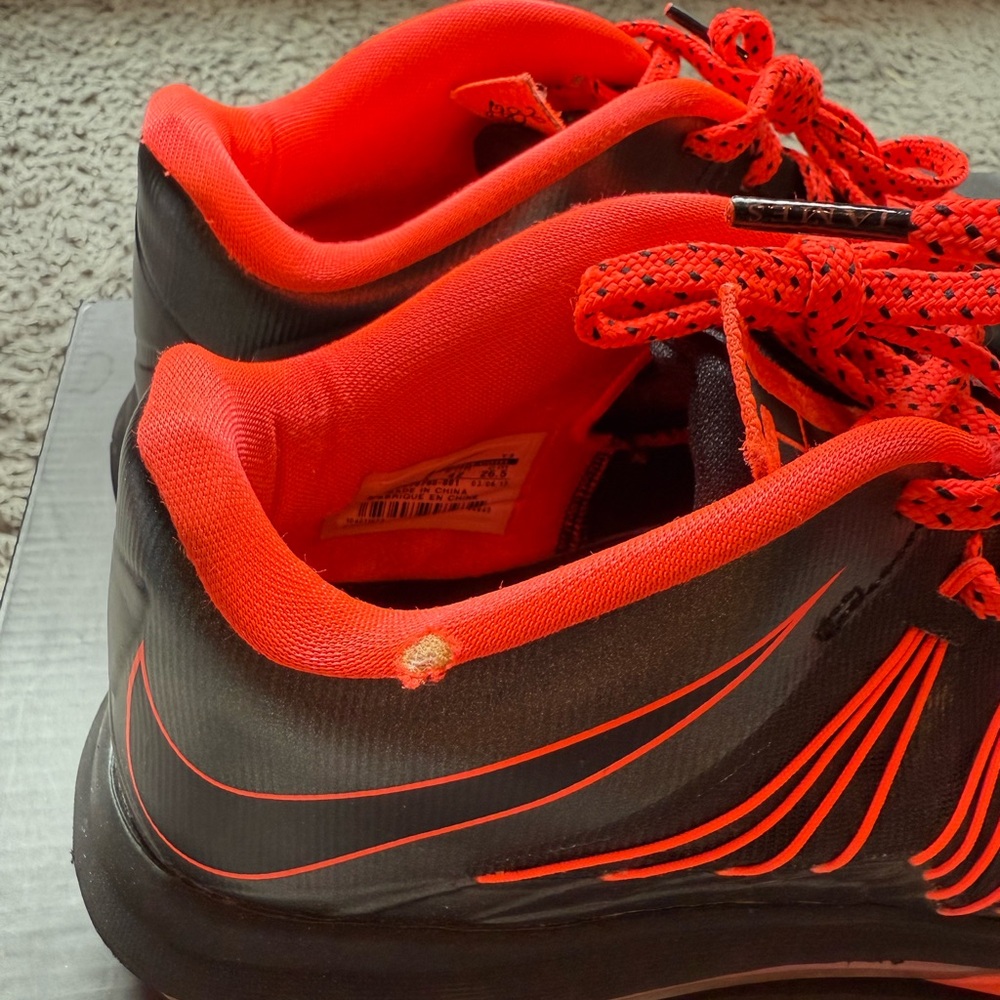 Lebron Nike Men's Black and Red Athletic Sneakers. Size 8.5. - Picture 8 of 9